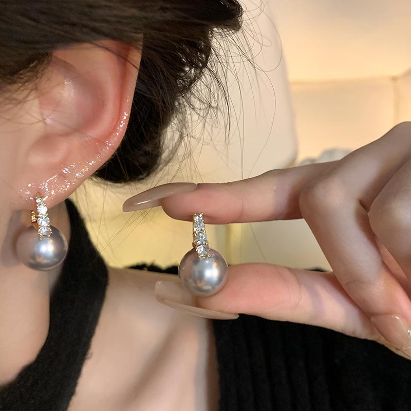 

Серьги-гвоздики из серебра 925 пробы с барочным жемчугом и бриллиантами для женщин - французский ретро-стиль легкой роскоши серый