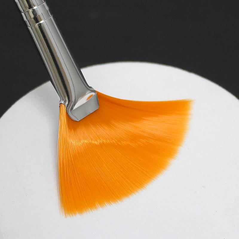 1Pcs Practical Facial Brushes Fan Makeup Brushes Soft Portable Mask Brushes Cosmetic Tools For Women Ladies Girls