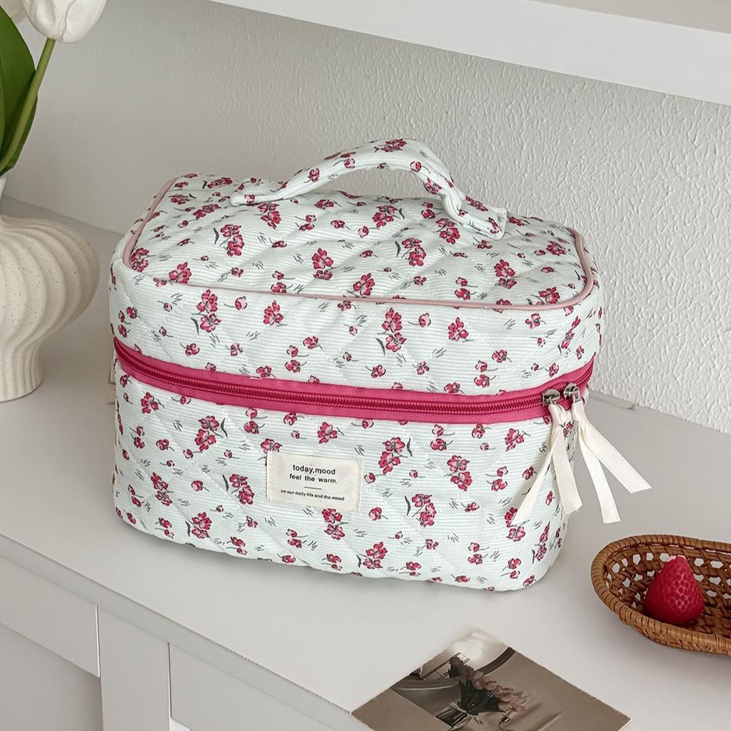 Cute Corduroy Heart Cosmetic Bags for Women Large Capacity Makeup Bag Travel Organizer
