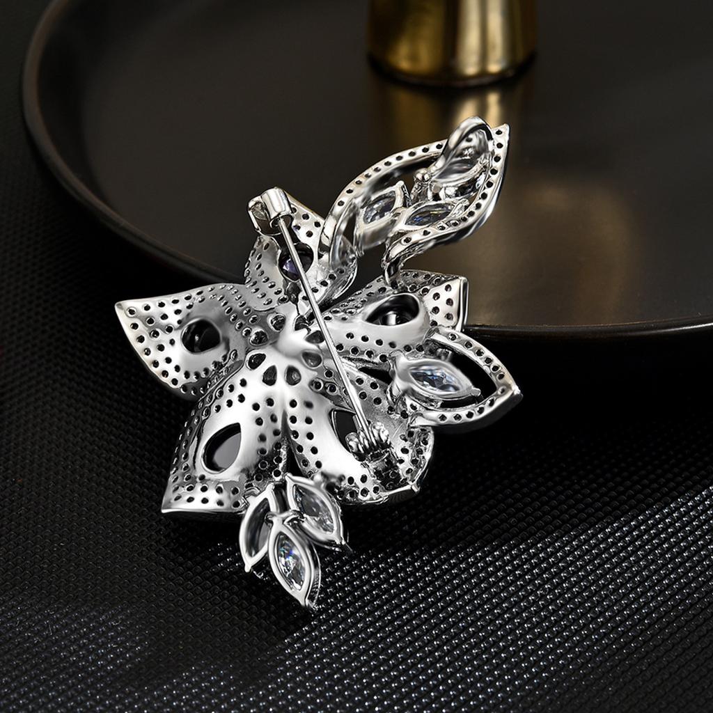Women's Light Luxury Design Fashionable And Elegant Imitation Pearl Flower Brooch Versatile And Niche Design Brooch
