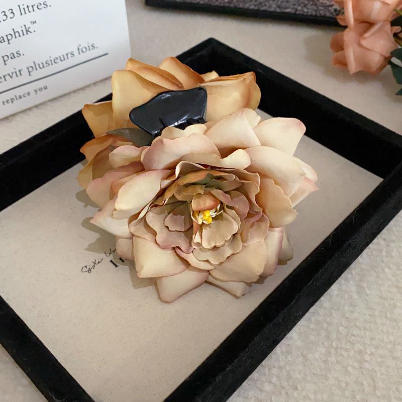 

Ткань Заколки для волос в виде розы Темперамент Зажимы для челюстей из смолы Розы Цветы Когти для волос Аксессуары для волос Преувеличенные заколки для волос Принцесса