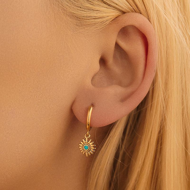 Vintage 18k Gold Plated Sun Design Turquoise Copper Clip Earrings Retro Jewelry For Women
