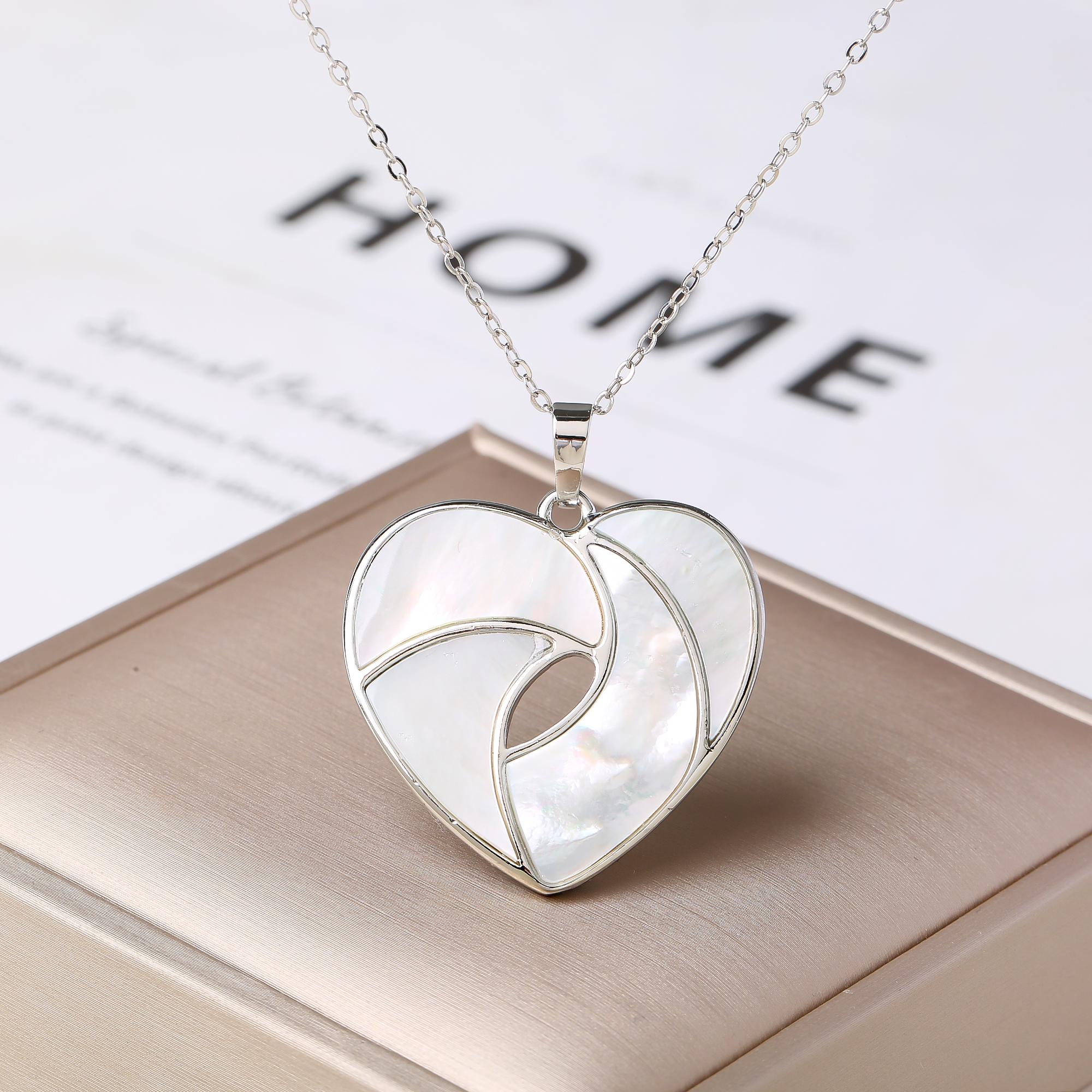 

New Trendy Conch Heart Shell Pendant Necklace for Women Natural Abalone Shell Copper Chain Necklace Bohemian Beach Zircon Gift