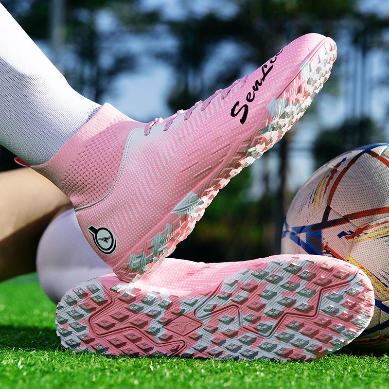 New high-top football shoes, men's and women's young college students' training shoes, long nails, broken nails, adult non-slip football training