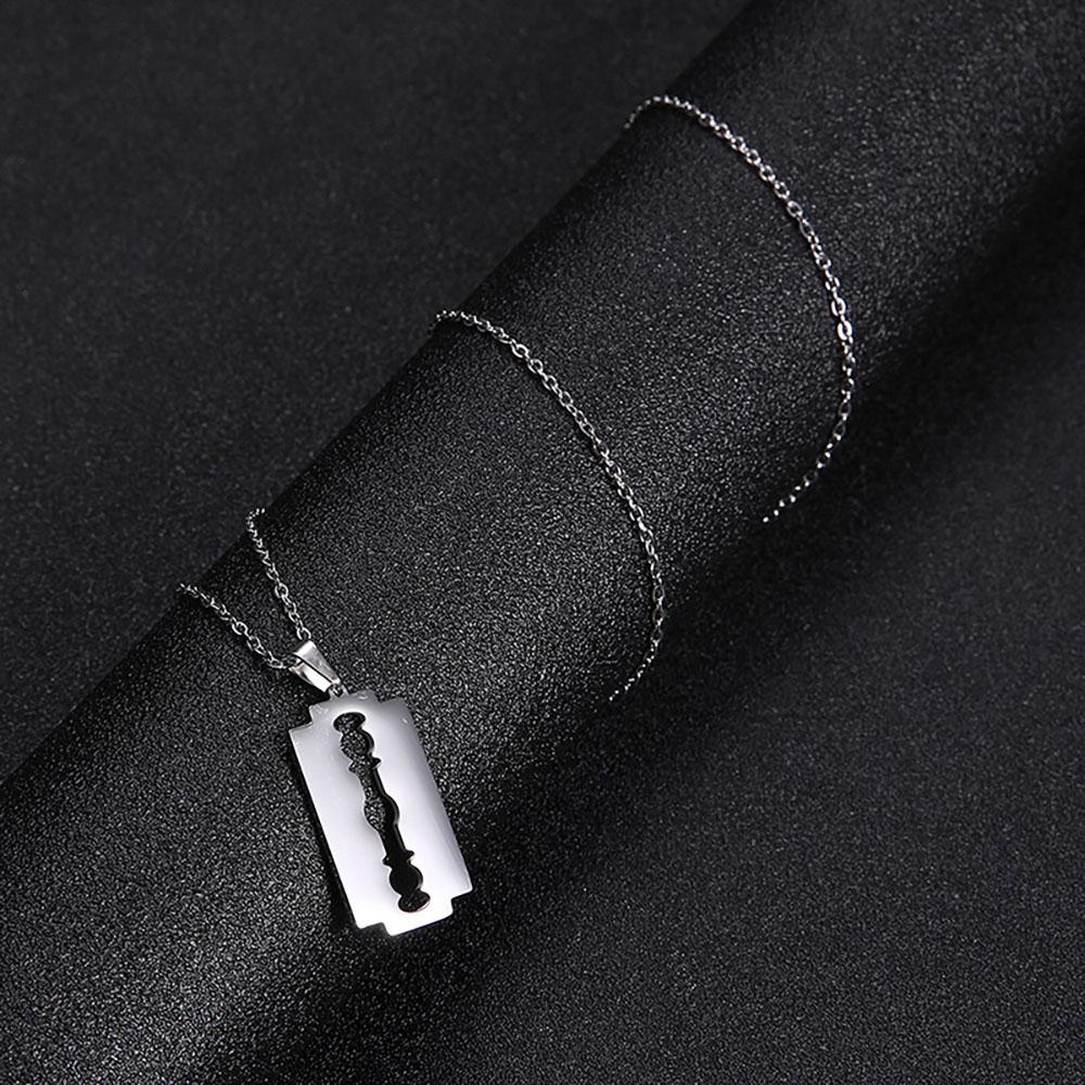 Collier Lame de Rasoir Cazador Forme de Rasoir Pendentif Collier Acier Inoxydable Collier Acier Froid Pour Hommes Collier Hip Hop Bijoux
