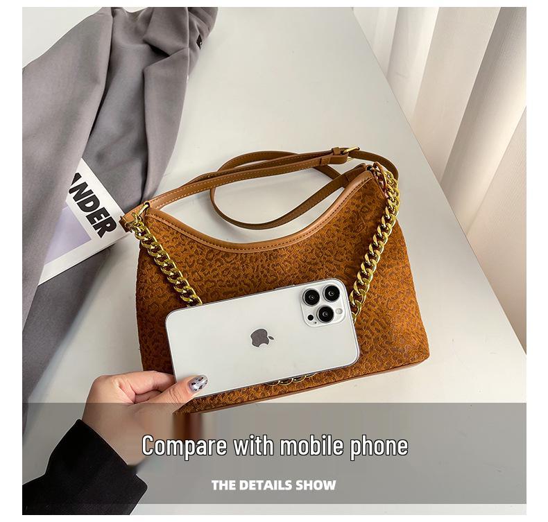 2025 Retro Fashion Chain Women's Shoulder Bag - Versatile, Solid Color, High-End Texture for Commuting & Crossbody Use