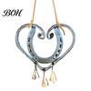 Einzigartiges Valentinstagsgeschenk Hufeisen Herzform Windspiel für Außendekoration im Garten mit Messingglocke Glück Wandkunst Akzente, Rustikales Metall Hängend