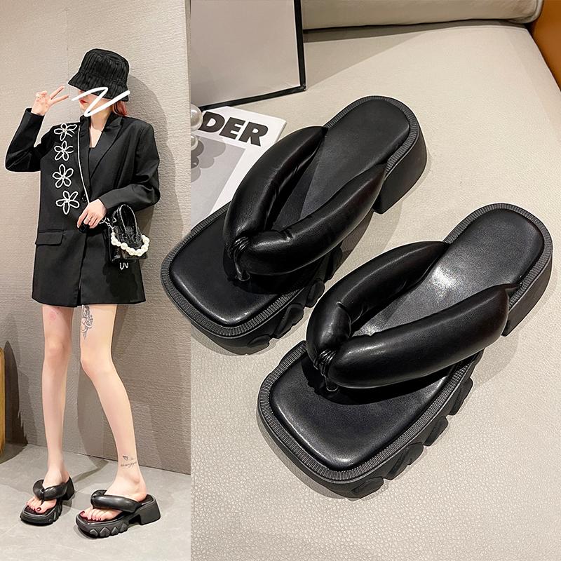 

2024 Summer Outdoor Beach Flip Flop Women Comfortable Soft Bottom Flat Slippers Women Lightweight Non-Slip Casual Slippers Women