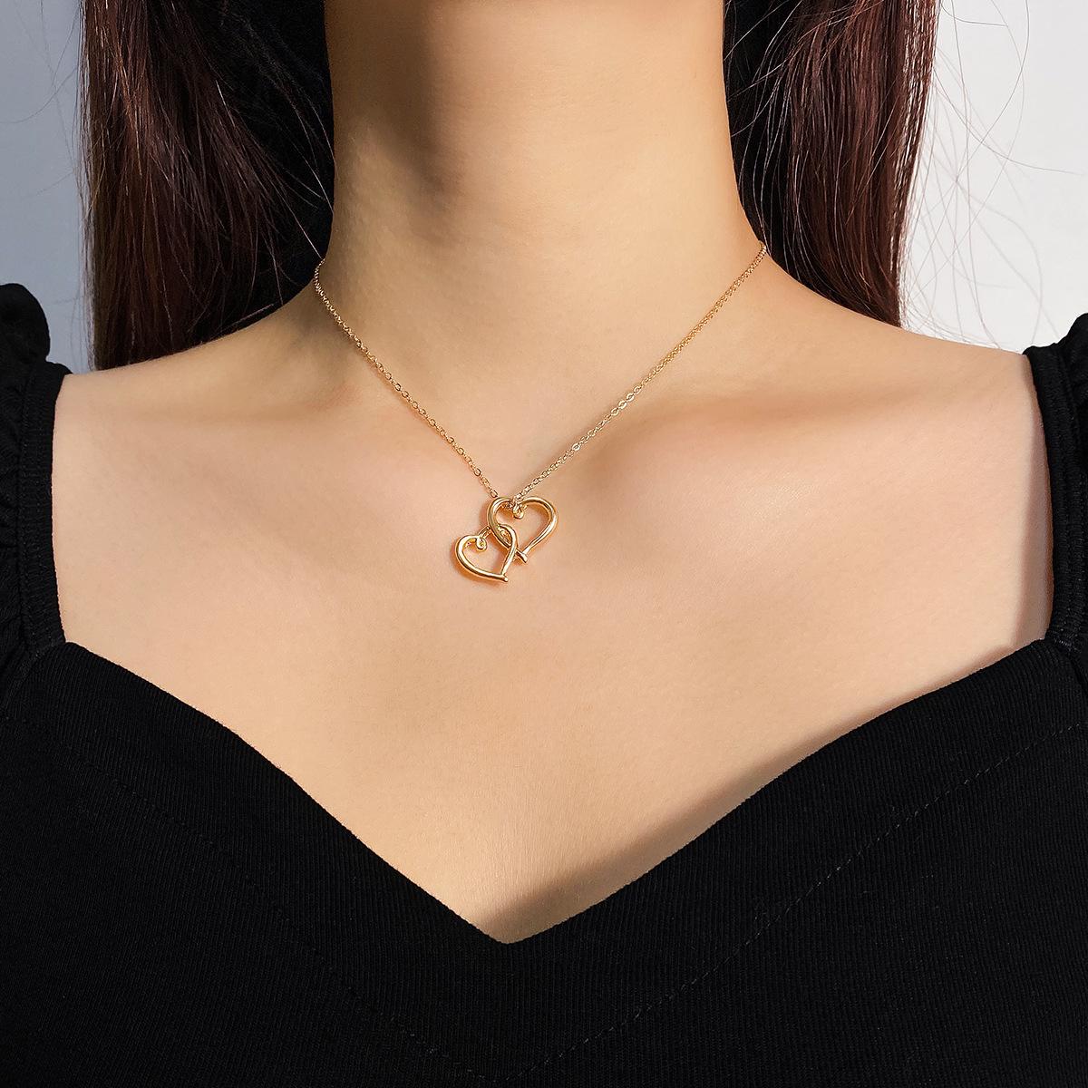 

European & American Multi-layer Bar Pendant Necklace - Women s Light Luxury Clavicle Chain Alloy