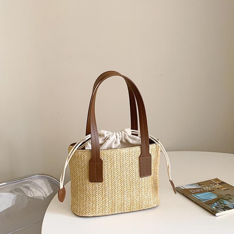 

Yogodlns, летние соломенные женские сумки-ведра ручной работы, модная тканая сумка через плечо с ручкой сверху и шнурком для отдыха 20x9x14cm коричневый