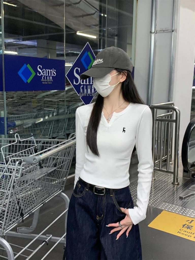 Elegant Korean Half-Open Collar Long-Sleeve Women's T-Shirt with Chic Embroidery Design for Autumn 2025