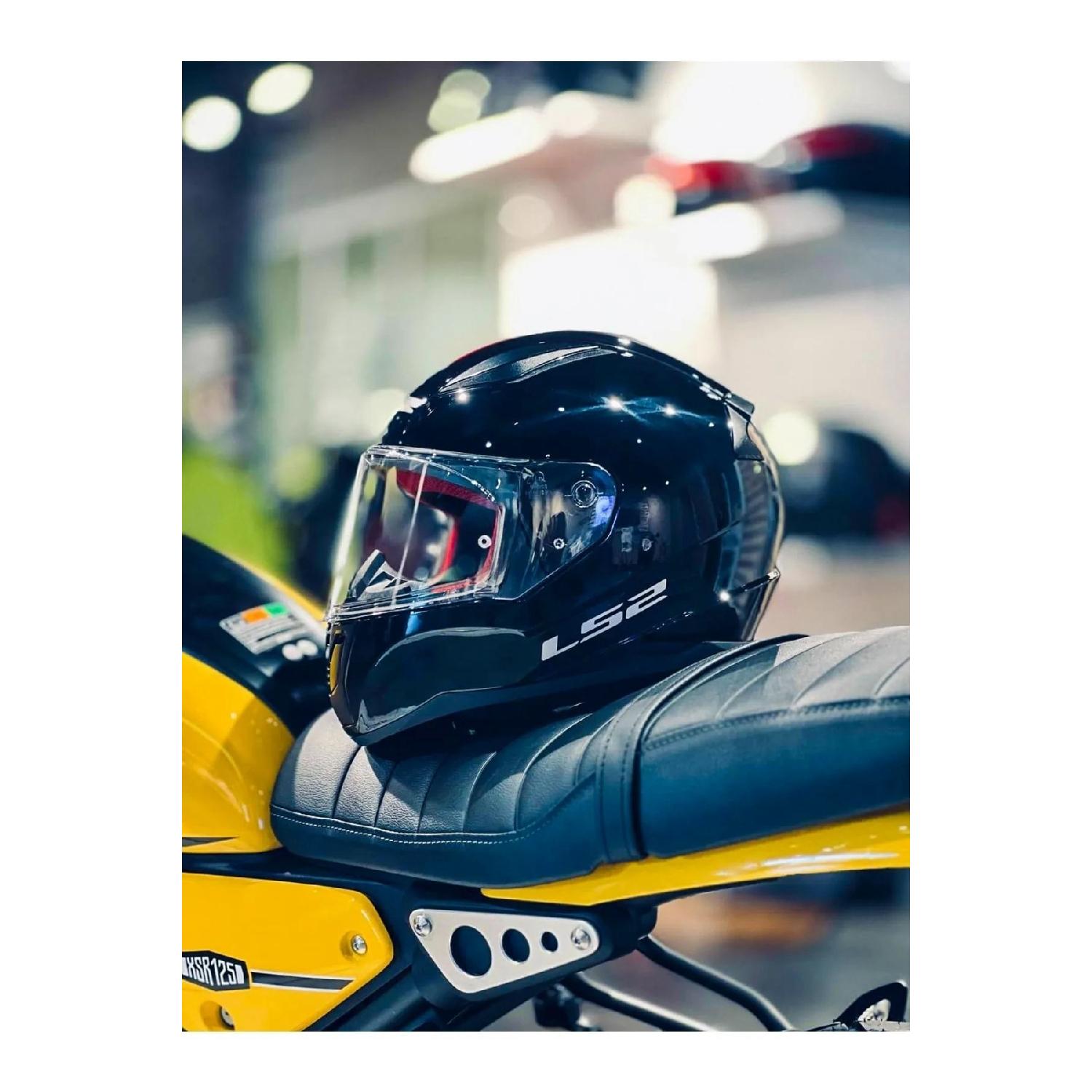 

Rapid Glossy Black Helmet