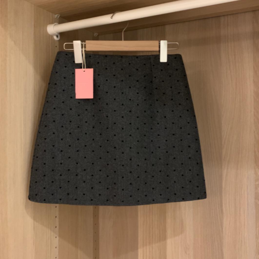 

Women s Plus Size Gray Polka Dot Wool A-Line Skirt – Slimming, Hip-Hugging, Anti-Exposure Design for Autumn/Winter 2XL