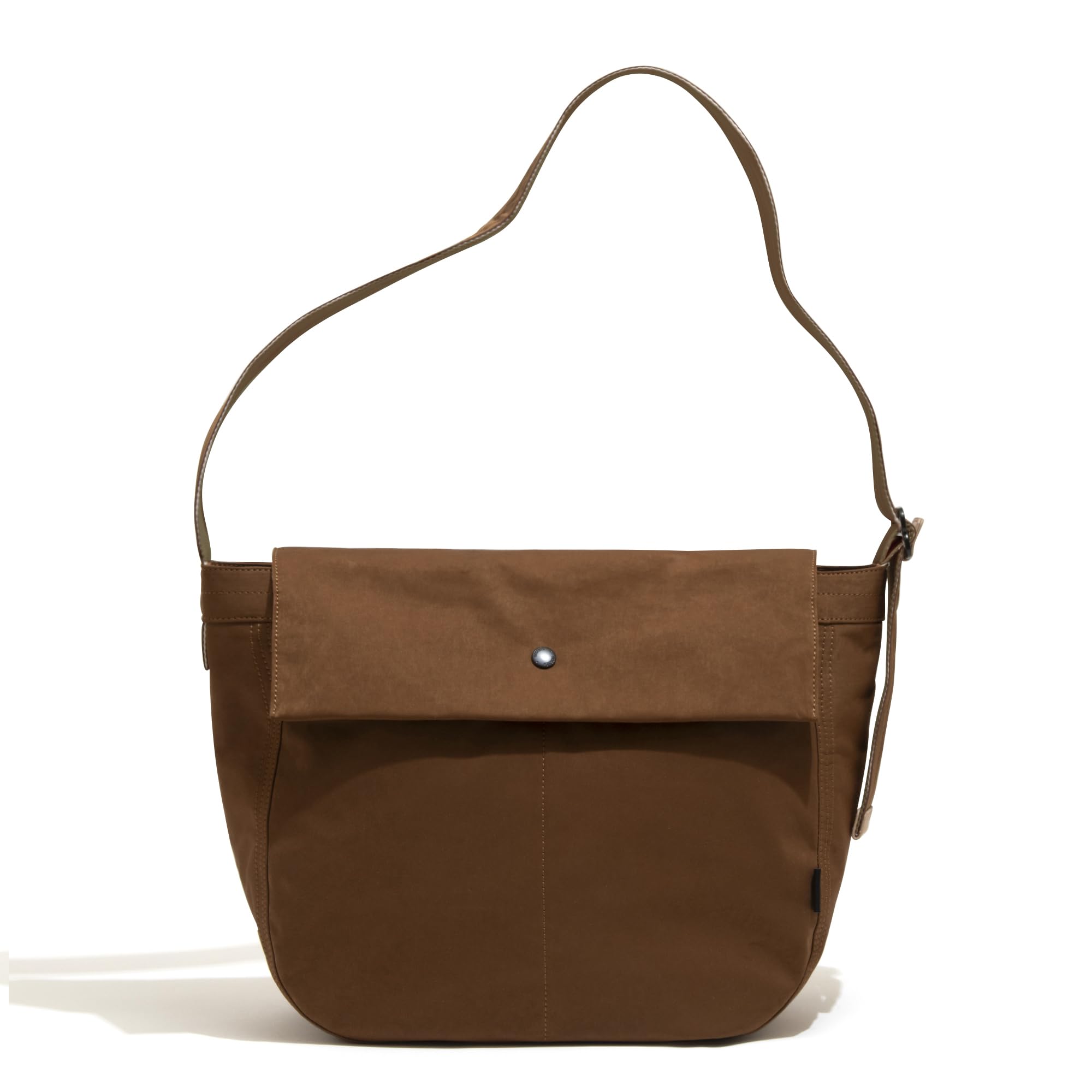 

Untrac Newspaper Shoulder Bag 14L No.60402