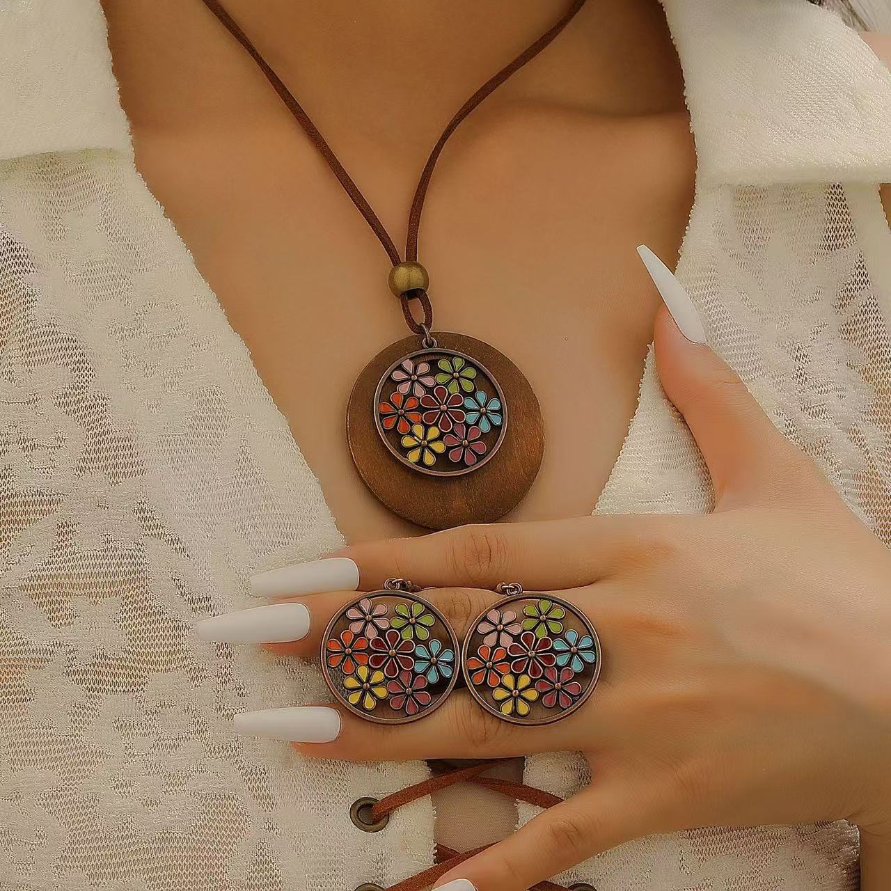 Комплект колье и серег с подвеской в виде цветка из сплава с полым эмалированным покрытием, модные и креативные аксессуары в этническом стиле ретро, персонализированный подарок