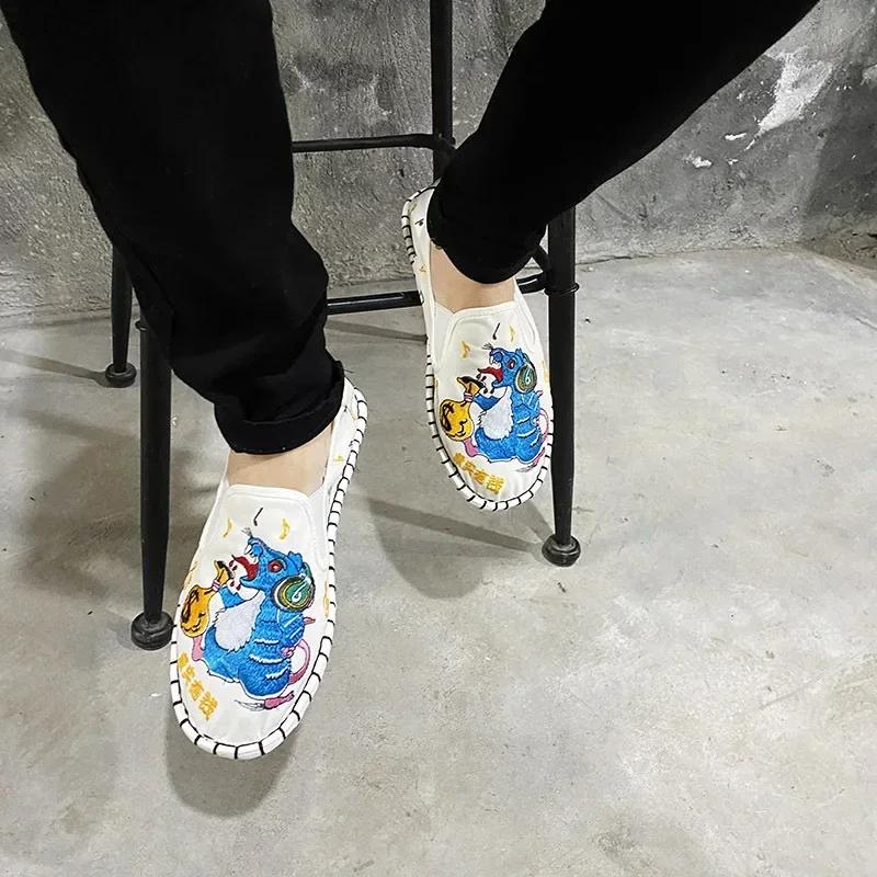 Fashion Cloth Shoes Embroidery Flower Social Guy Male Moccasin-Gommino Student Casual Shoes Fashion National Chinese Style 2024