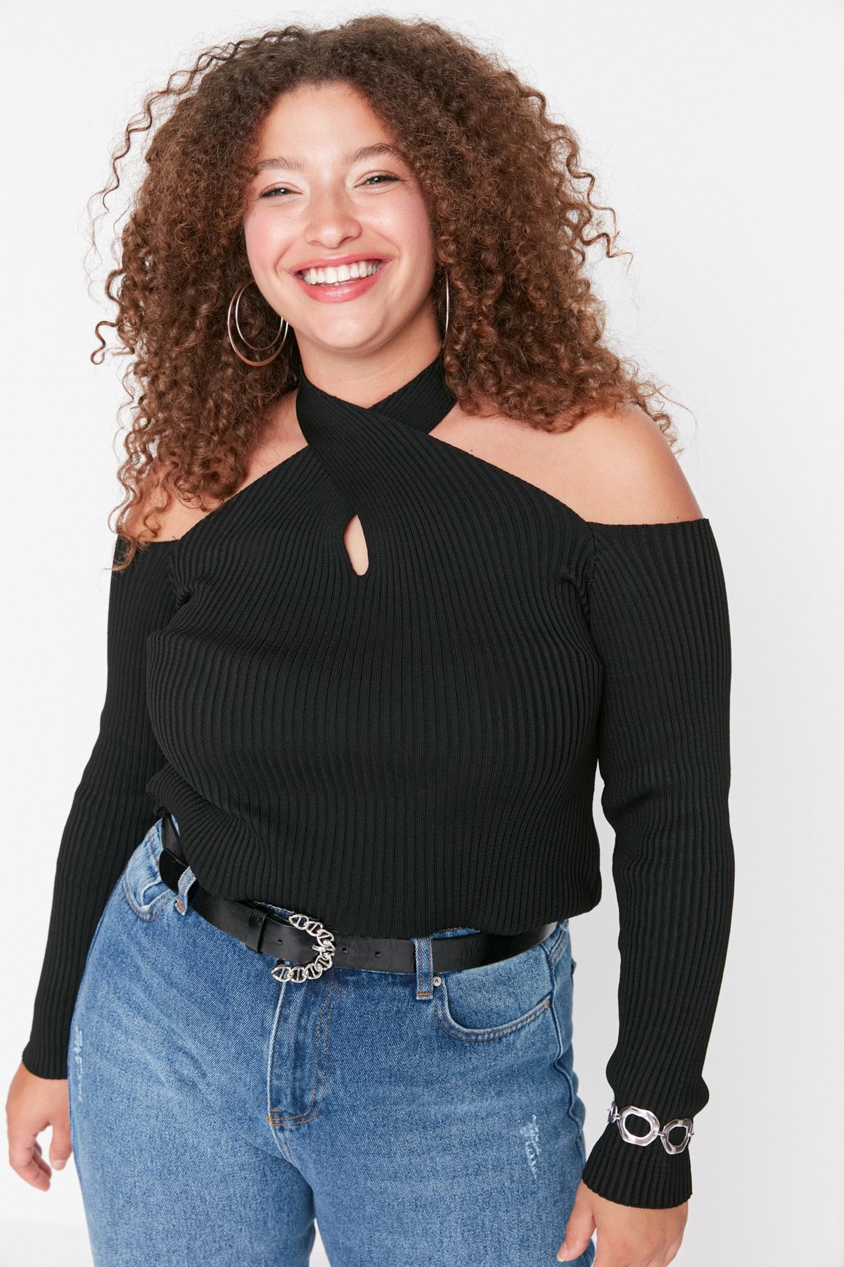 

Women s Style Plus Size Fine Knitwear Sweater with Black Collar Detail 3XL