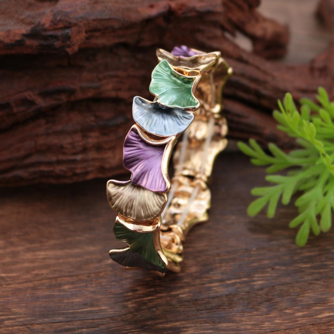 

Новый эмалированный геометрический эластичный браслет с листьями гинкго, женский простой и изысканный браслет с листьями гинкго