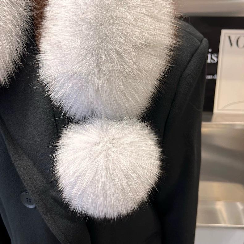 Damen Schal im Koreanischen Stil aus Echter Fuchsfell mit Großem Bommel und Magnetischem Verschluss - Beidseitig, Vielseitiger Nackenschutz für Herbst und Winter