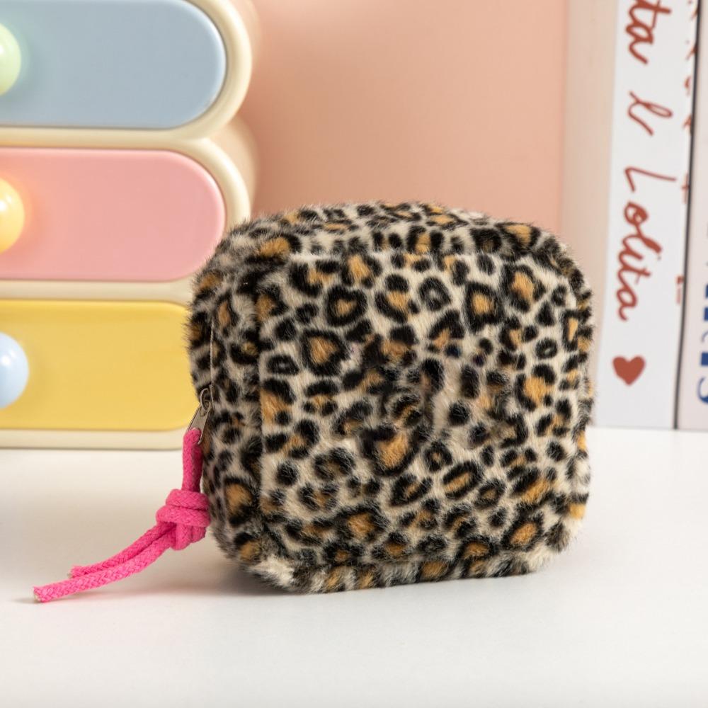 Portable Cosmetic Bag Leopard Print Square Sanitary Pad Bag Zipper Design Small Makeup Bag Girls