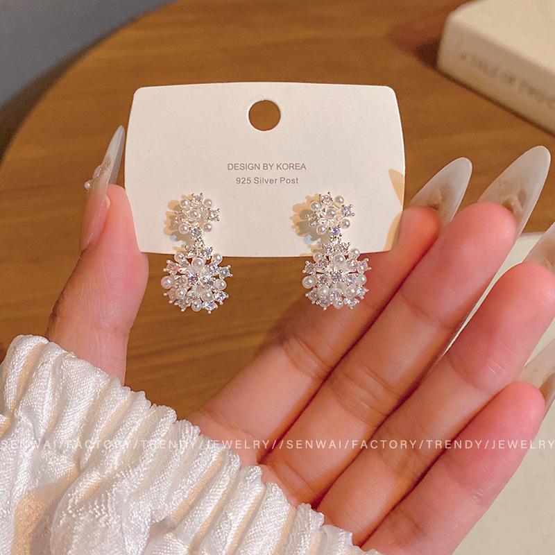 Gypsy star zircon pearl earrings women s light luxury niche stud earrings temperament ear jewelry