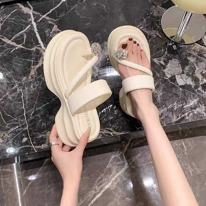 Thick-bottomed beautiful cool slippers for women's summer wear new sets of toe rhinestone muffins, seaside beach slippers