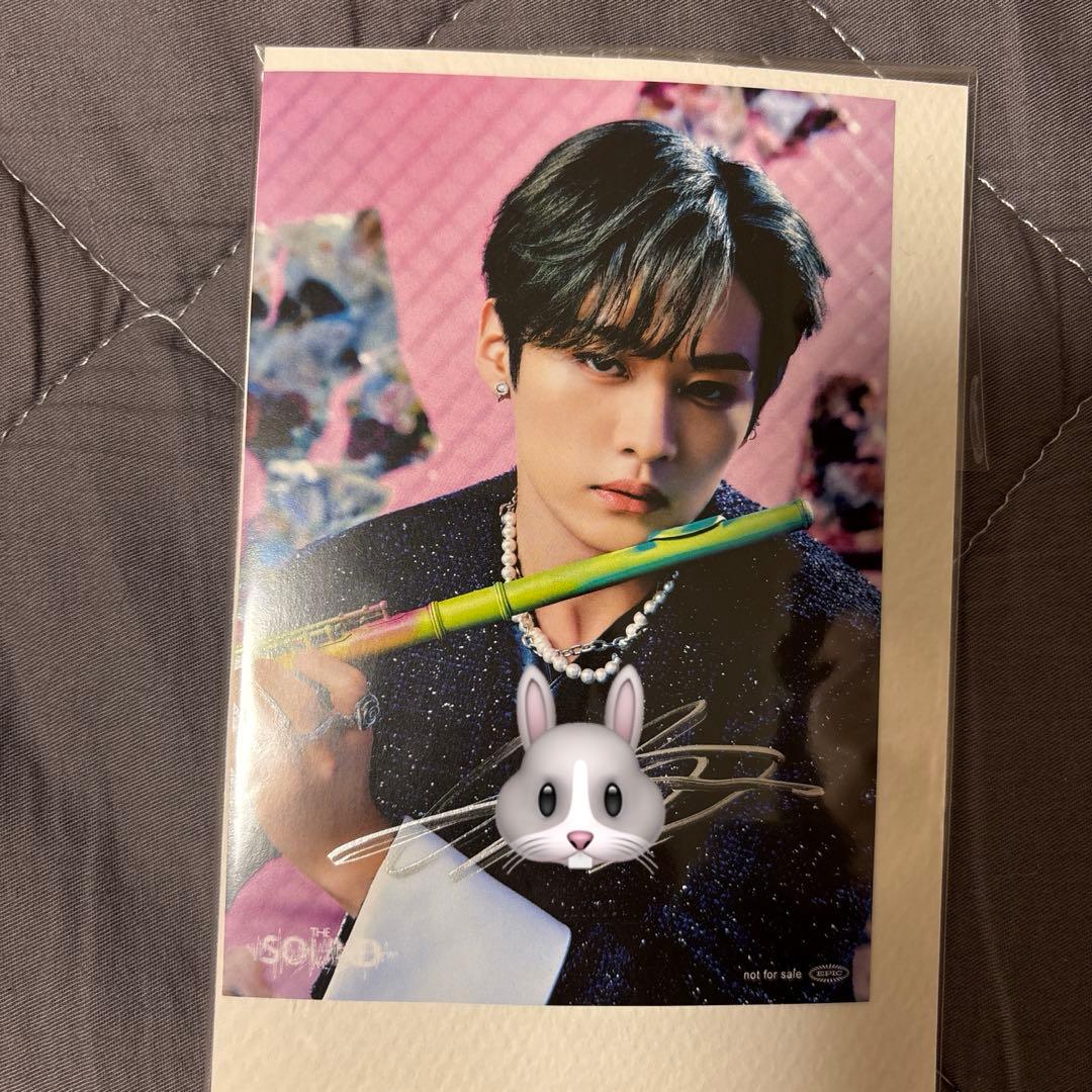 

[USED] Lino Leeknow Stray Kids autographed postcard for offline event