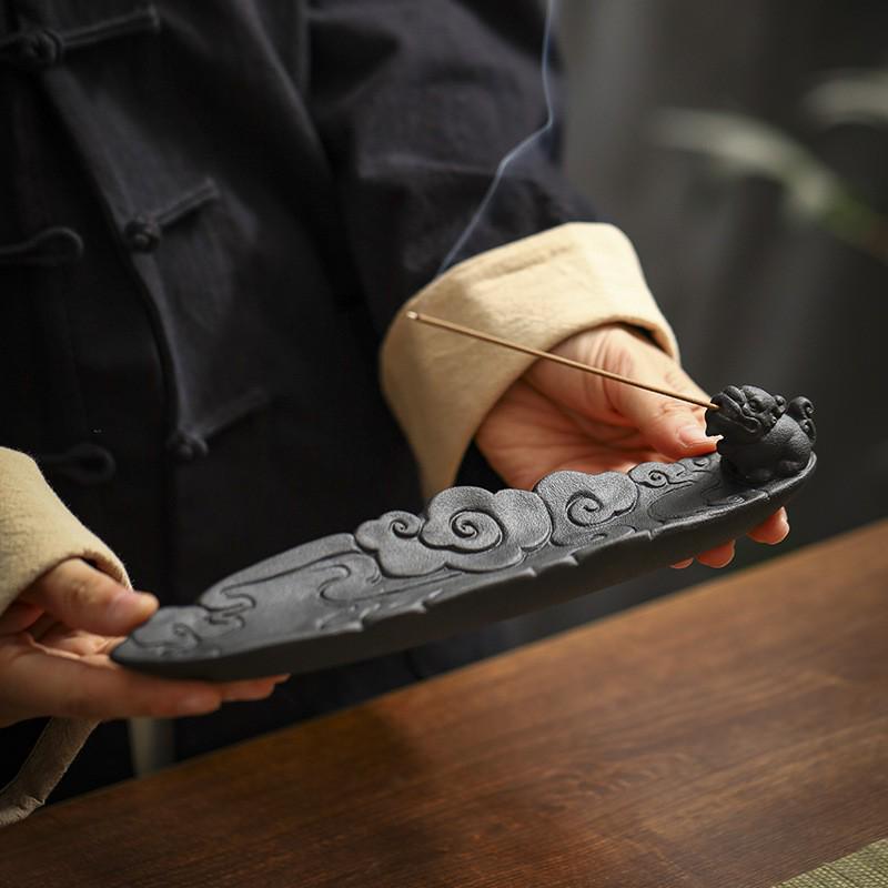 Black Pottery Lotus Leaf & Flower Ceramic Incense Holder - Creative Ruyi Buddha Design for Home Decor