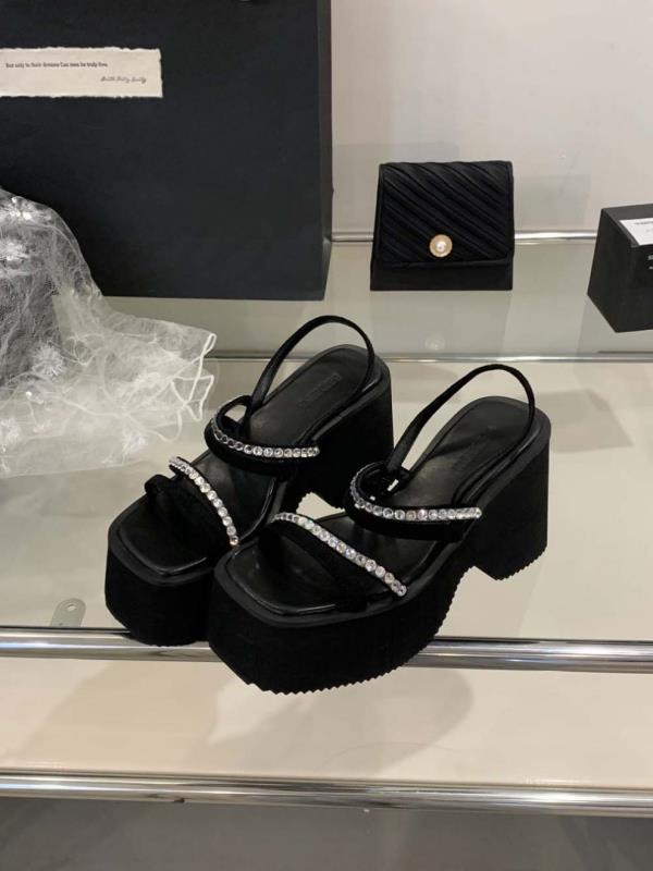 

Модная обувь Низкие женские тапочки Каблуки-копытца Ткань Рим Резина Шлепанцы ПУ Низкая обувь Женщина 2025 Тапочки Резина Рим Каблуки-копытца Шлепанцы Фа 35