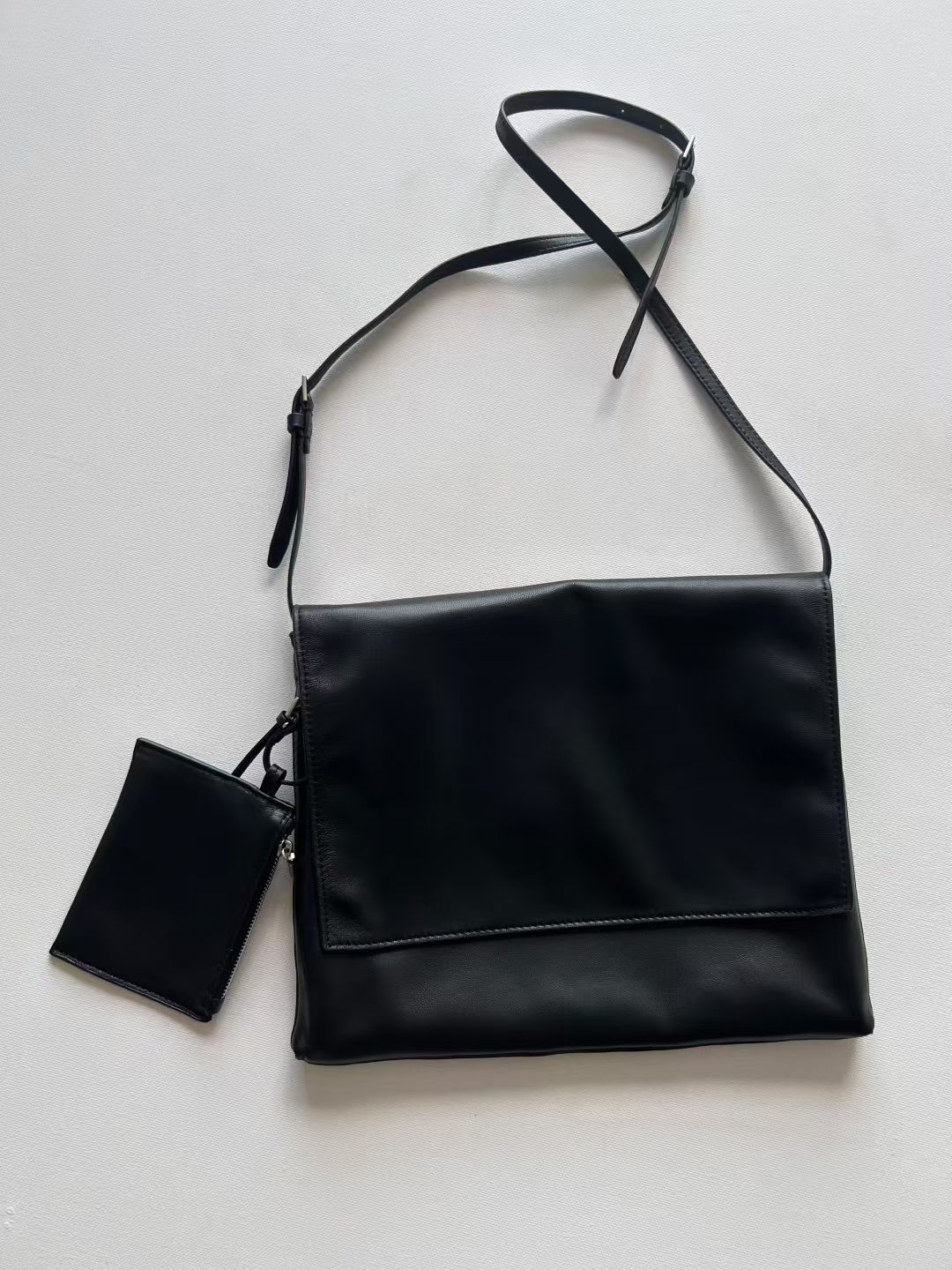 

THE-ROW New Style Sheepskin Tassel Decoration Versatile Large Capacity Bag Single Shoulder Underarm Vintage Style Bag 30x2x24cm чёрный