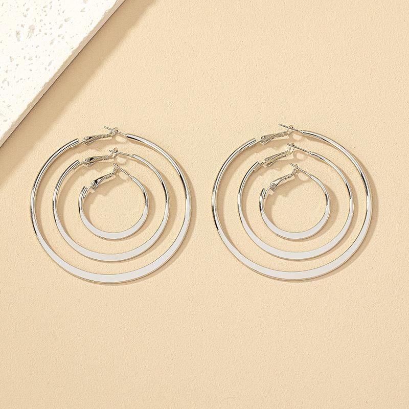 European & American Geometric Circle Earrings: Retro, Exaggerated Fashion for Women