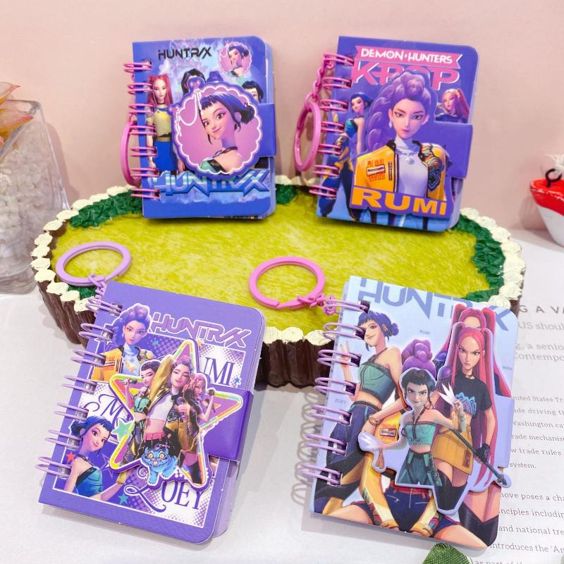 

1 шт. Случайный K-pop Брелок Охотники на демонов Блокноты Руми Мира Зои Аниме Узоры Блокнот на спирали Канцелярские товары Школьные принадлежности Подарки