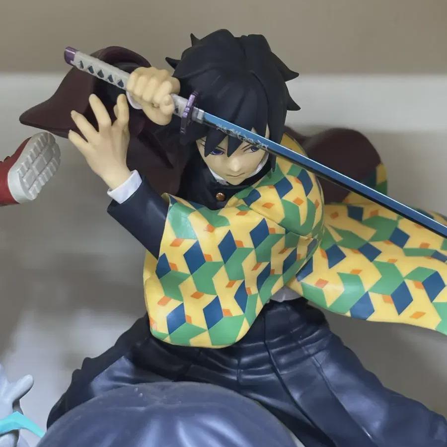 

Истребитель демонов Уши меч Томиока Гию фигурка