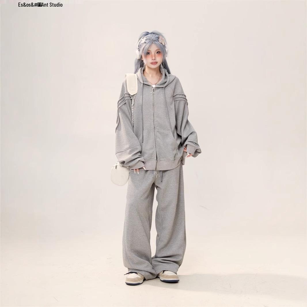

American High-End Oversized Gray Hooded Sweatshirt - Casual, Relaxed Style Medium