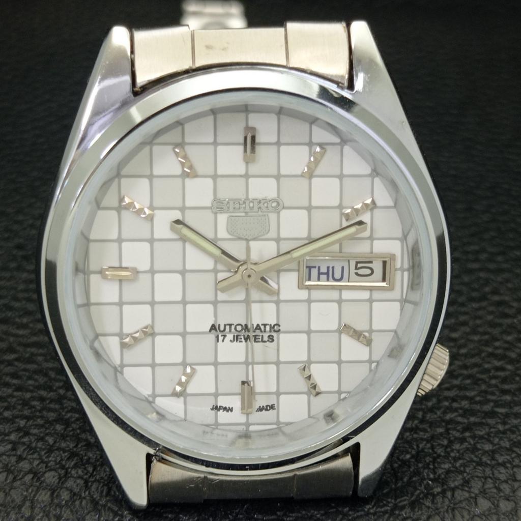 REFURBISHED AUTOMATIC SEIKO 5 MENS WATCH JAPAN MADE WHITE DIAL CUSTOM A440137-2 QV90-a440137