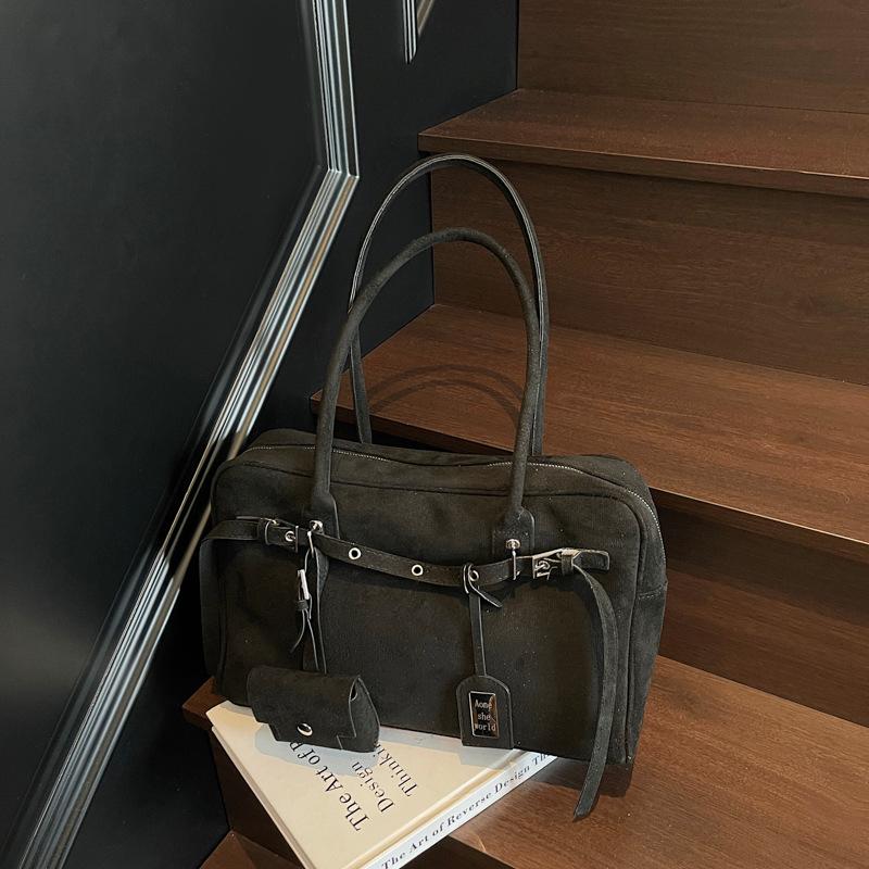Niche Design Simple Work Commuter Shoulder Bag Women's New Trend Fashion Baguette Armpit Bag
