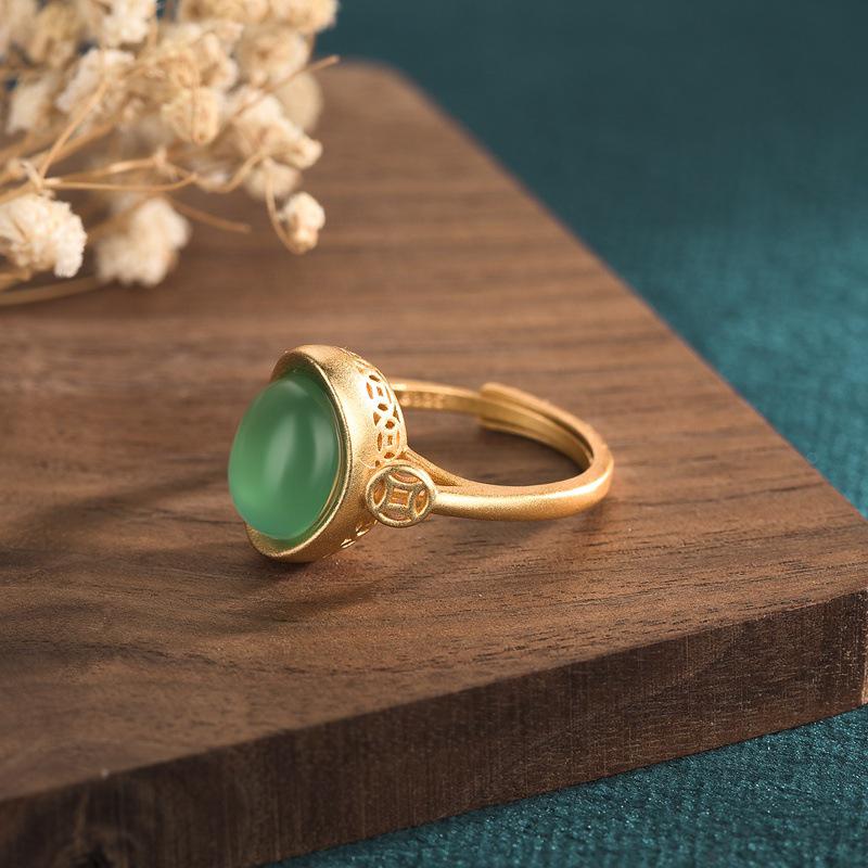 Retro Kinesisk Stil Gullbelagt Ring med Grønn Kalsedon Innlegg