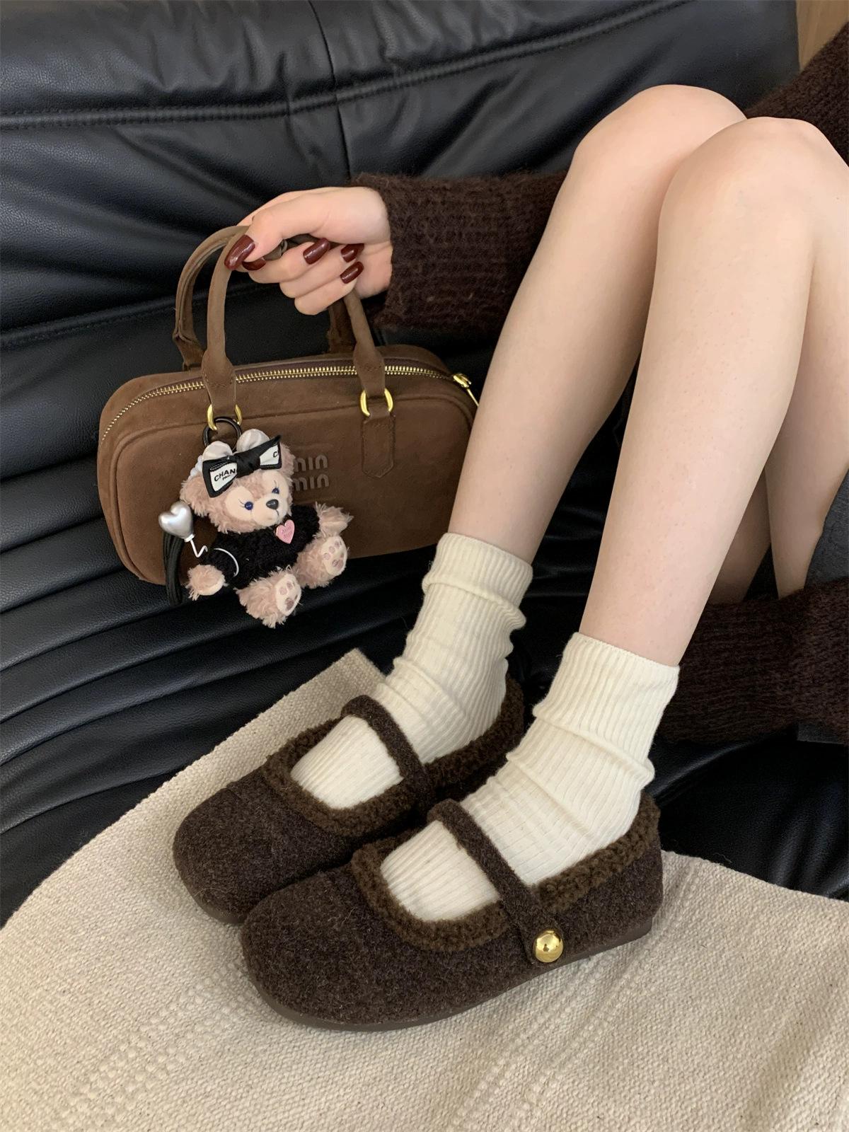 

Ретро нежные феи пушистые туфли женские 2025 осень и зима новая верхняя одежда корейская версия на плоской подошве бархатные Мэри Джейн одинарные туфли 40 коричневый