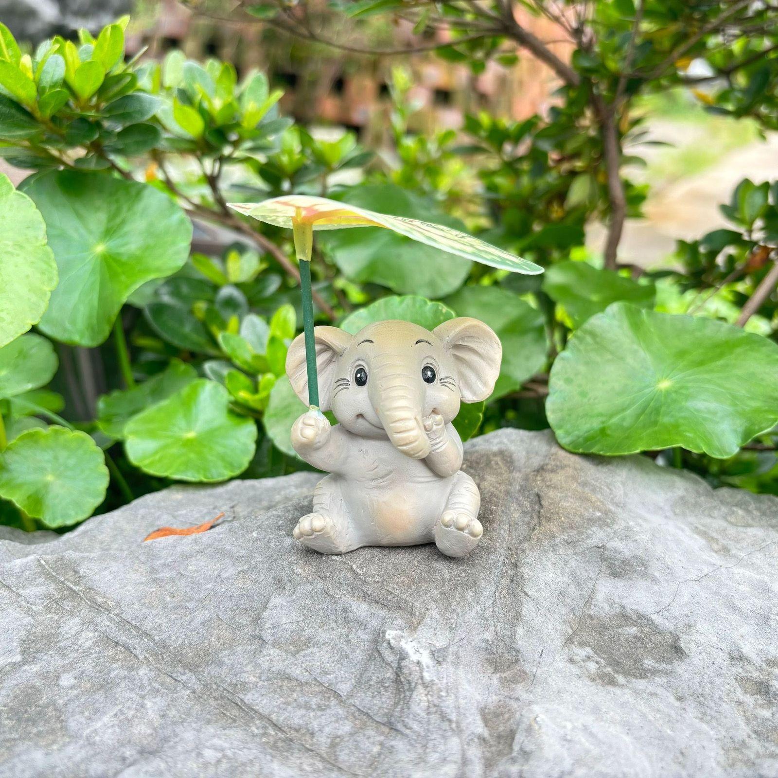 

Cute Umbrella-Holding Animals Flower Pot Figurines Resin Statue Planter Pot Ornaments for Garden Fence Balcony Patio Lawn Yard