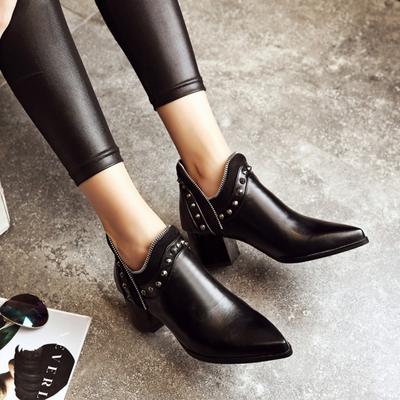 Mode Angepasst Große Größe 34-42-43 Nieten Chelsea Stiefel Leder Kurze Stiefeletten Frauen Reißverschluss Nieten Winter Schnee Booties Motorrad