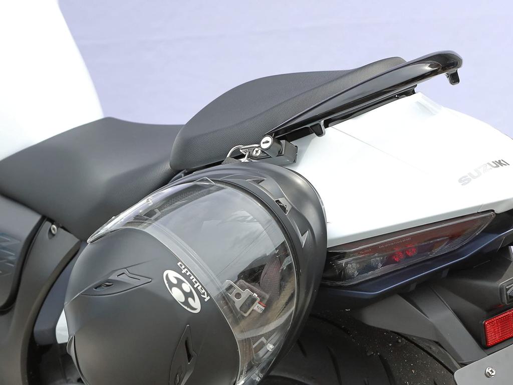 Držák zámku motocyklové helmy Kijima Ocelový černý povrch Hayabusa SUZUKI (8BL-EJ11A/'21-) 303-1609