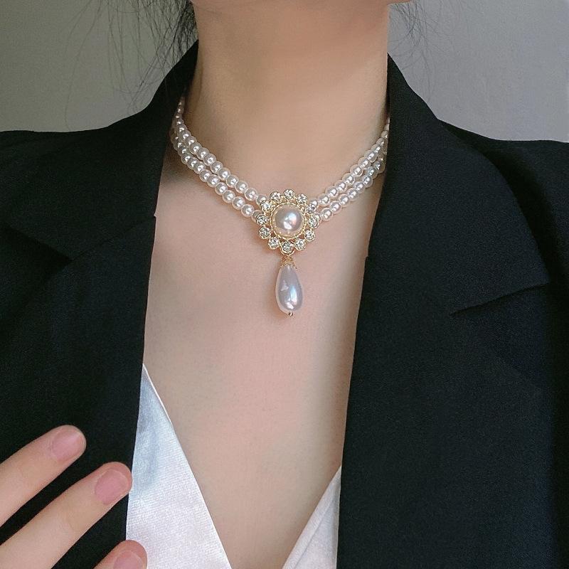 Vintage Hofstil Leichter Luxus Diamantbesetzte Doppellagige Perlenkette Elegante Schlüsselbein Kette Bankettkleid Zubehör