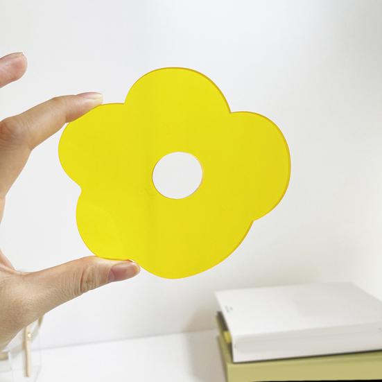 Acrylic Flower Coaster Heat-Resistant Cute Clear Cup Mat for Desk Kitchen Living Room Waterproof Non-Slip Reusable Drink Mat for Mugs