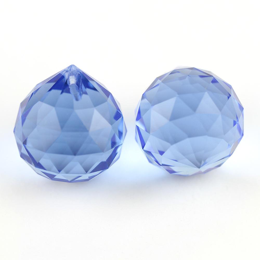 Boules suspendues en cristal K9 de différentes couleurs 15 mm/20 mm/30 mm/40 mm Prismes en verre Boules facettées Feng Shui Décoration d'arbre de mariage de fête d'hôtel