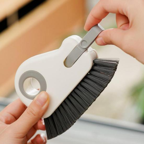 1/2 ks štěrbinový kartáč 2 v 1 kartáč na čištění drážek přenosný čistič okenních kolejniček s tvrdými štětinami škrabka lopatka ergonomická rukojeť čistič štěrbin