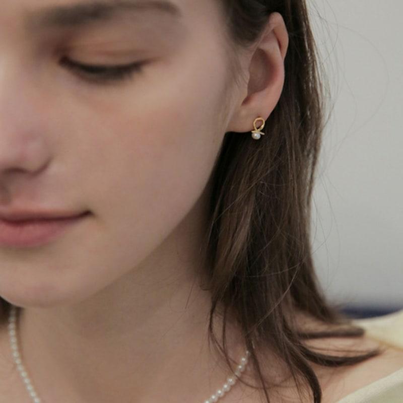 Modernlike 14k Gold-filled Silver Cast Line Freshwater Pearl Earrings