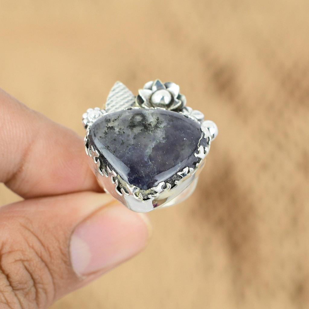 925 Sterling Silver Trillion Chevron Amethyst Stone Flower Birthday Elegant Ring