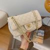 New Women's Bag New Simple and Fashionable Diamond Shoulder Messenger Bag Small Square Bag