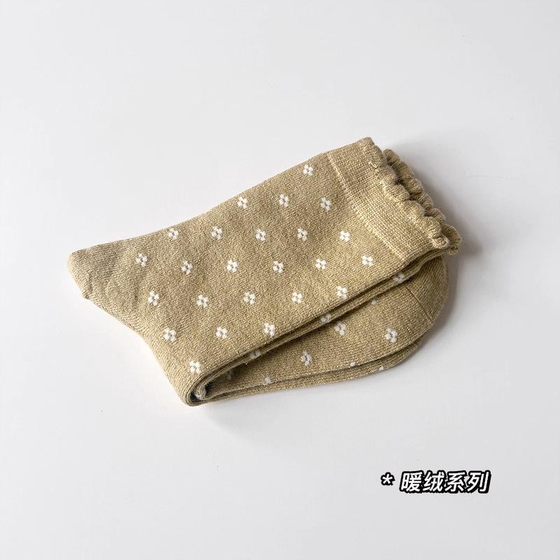 Retro Floral Wool Medium Tube Socks Women'S Autumn And Winter Warm Japanese Sweet Bow Stacking Socks Fungus Lace Cotton Socks