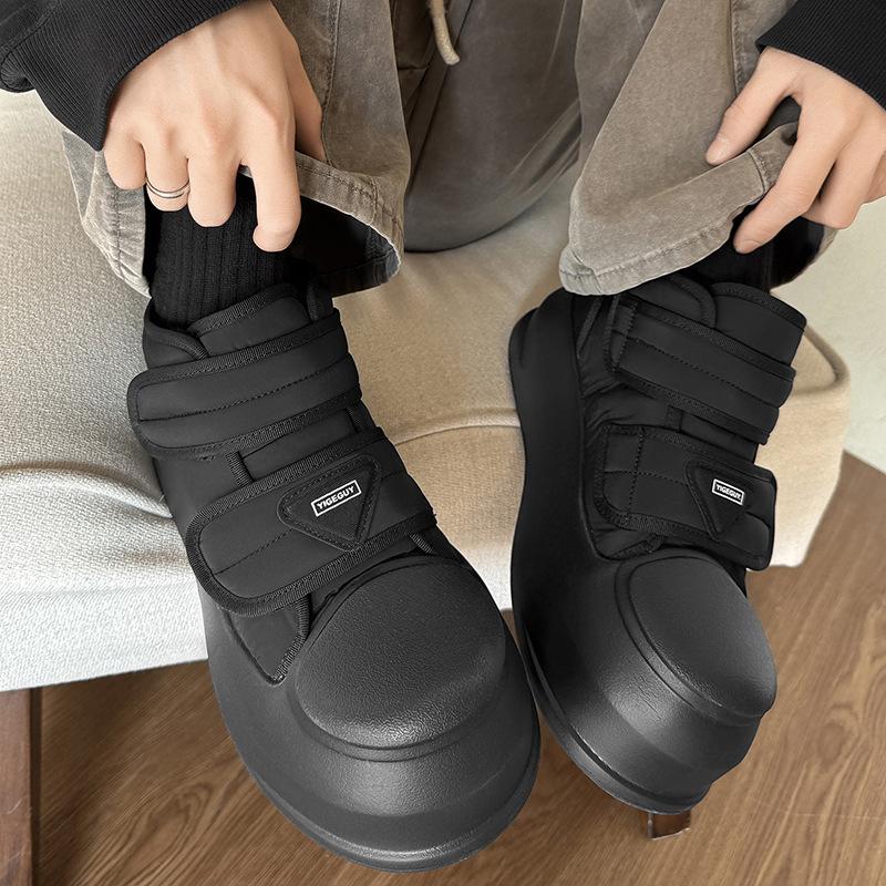 Autumn and winter new simple Velcro small black shoes thick soles piled thickened warm big head cotton shoes